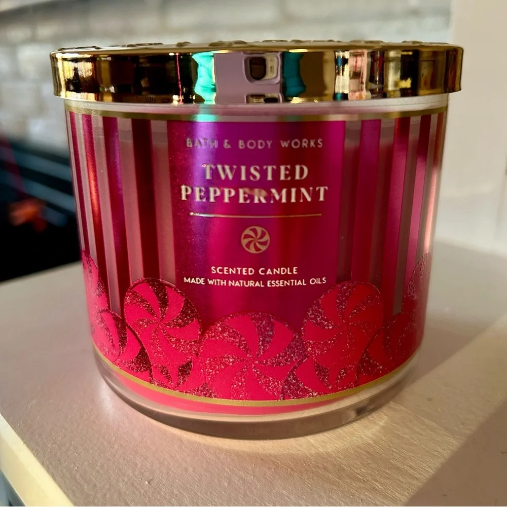 Bath & Body Works, large 3-wick candle, “Twisted Peppermint “ scent, NEW - Picture 1 of 7